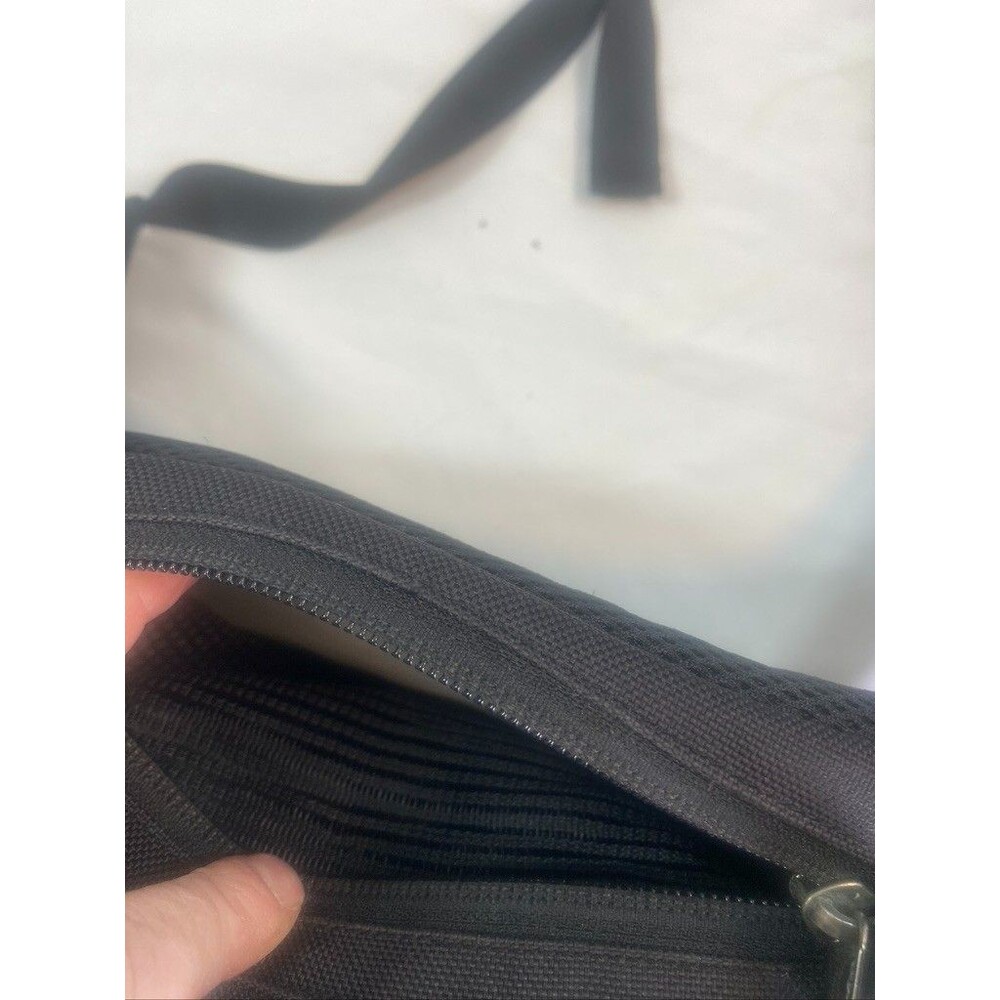 PATAGONIA FANNY PACK BLACK ADUSTABLE STRAP - Picture 4 of 4